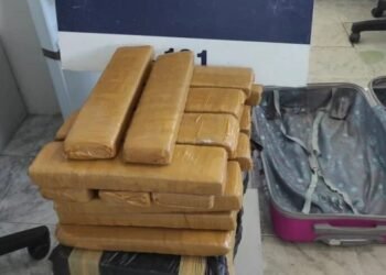 PRF apreende R$ 4 mil em dinheiro e em outra ação mais de 60 kg de drogas