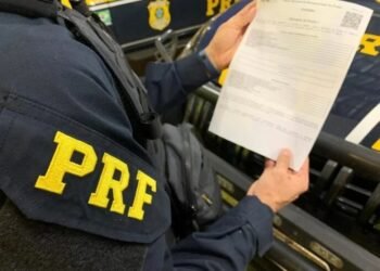 PRF prende caminhoneiro por dívida de pensão alimentícia