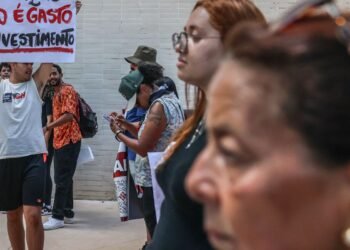 Servidores públicos defendem melhores salários e condições de trabalho