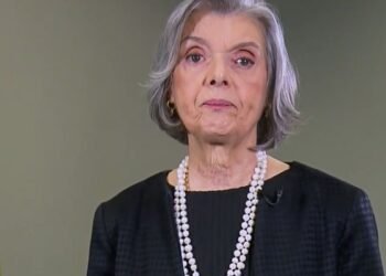 Voto é poderoso instrumento de transformação social, diz Cármen Lúcia