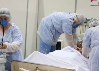 População de médicos quase dobra nos últimos 14 anos