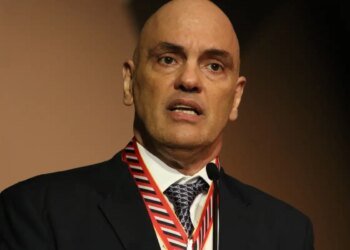 Moraes diz que X pagou multa em conta errada e pede regularização