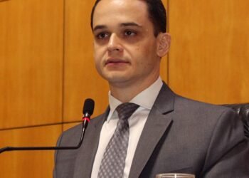 Avaliação positiva garante reeleição de Pazolini em Vitória