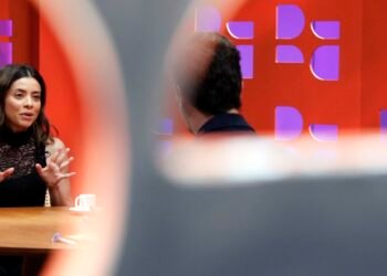 Astrofísica Larissa Santos é a entrevistada de hoje do DR com Demori