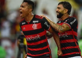 Flamengo sai na frente do Corinthians na semifinal da Copa do Brasil