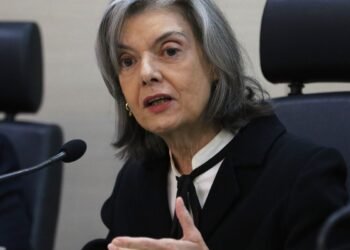 Presidente do TSE conclama eleitores a comparecem às urnas