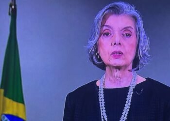 Em cadeia de rádio e TV, Cármen Lúcia convida cidadãos a votar