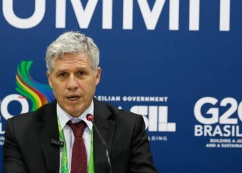 Ministro defende novas parcerias para impulsionar agricultura familiar