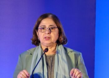 Fim da escala 6×1 beneficiará mulheres, diz ministra