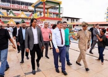 Dr Pitagoras destaca ações de combate à pobreza ao Ministro do Desenvolvimento e Assistência Social, em visita a Fundação Dr Jesus – Prefeitura Municipal de Candeias.