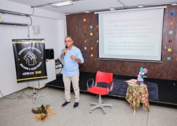Prefeitura debate tema do Racismo com historiador e alunos de rede pública de ensino – Prefeitura Municipal de Candeias.