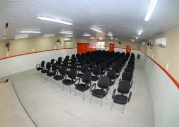 Candeias: Prefeitura amplia estrutura escolar e inaugura auditório e refeitório na Escola Julieta Viana – Prefeitura Municipal de Candeias.