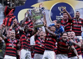 Rio e Flamengo assinam compromissos para construção de estádio