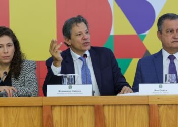 CUT e UGT aprovam medidas do ajuste fiscal do governo federal