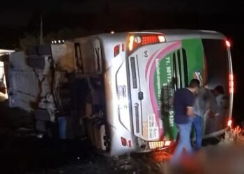 Acidente com ônibus deixa ao menos 4 mortos na Bahia