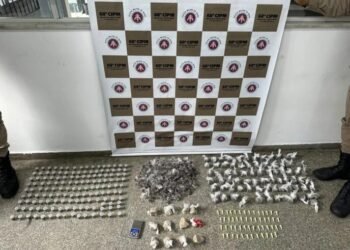 PM apreende quase 4 kg de maconha e cocaína na Bahia