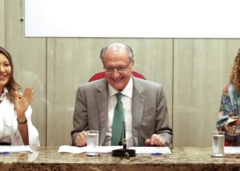 Programa quer ampliar contratação de negros no comércio exterior