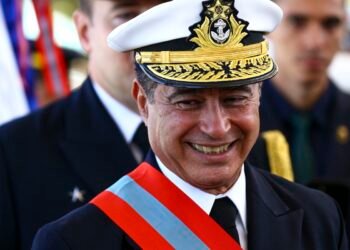 Relatório da PF diz que Marinha tinha tanques à disposição para golpe