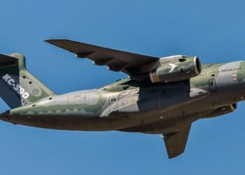 Suécia decide comprar avião militar da Embraer
