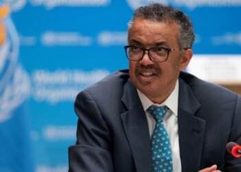 Diretor da OMS tem alta de hospital no Rio, onde passou a noite