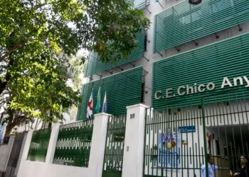 Justiça proíbe estado do Rio de usar verba de Educação para Segurança