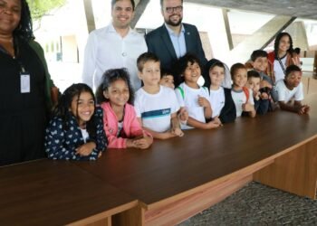 Mesas do G20 são doadas para escolas públicas do Rio