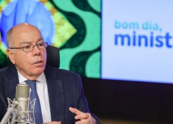 Problema com Carrefour está superado, diz Mauro Vieira