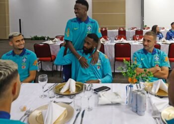 Seleção brasileira se apresenta em Belém para jogos das Eliminatórias