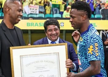 Símbolo do antirracismo, Vini Jr descobre ancestralidade em Camarões