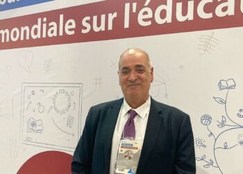 “Escolas sem paredes” buscam garantir educação em Gaza