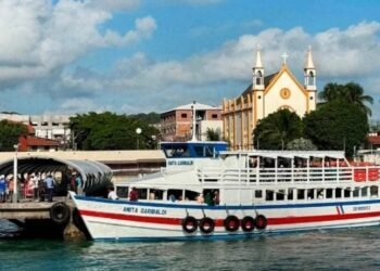 Travessia para Ilha tranquila hoje, mas fim de semana deve ter movimento intenso