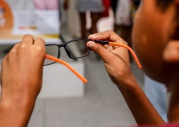 alunos da rede municipal recebem óculos de grau – Prefeitura Municipal de Candeias.