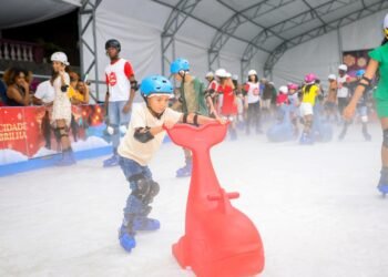 Roda-gigante e pista de patinação no gelo abrem mais cedo neste domingo (22) – Prefeitura Municipal de Candeias.