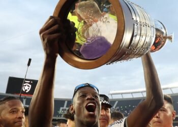 Luiz Henrique é eleito Rei da América pelo jornal El País