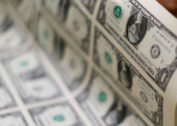 Dólar fecha a R$ 6,26 com incertezas sobre pacote e decisão do Fed