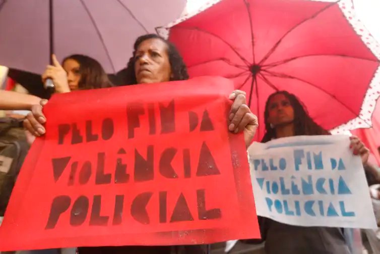 Paulo Pinto/Agência Brasil São Paulo (SP), 05/12/2024 -ato contra violência policial, concentração em frente ao teatro municipal de são paulo, praça Ramos de Azevedo . Foto: Paulo Pinto/Agência Brasil