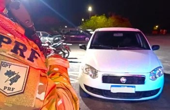 PRF prende dupla por porte ilegal de arma de fogo na Bahia