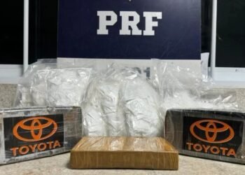 PRF prende mulher e apreende 5 kg de drogas na Bahia