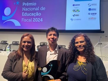 Jornalista Edgard Matsuki da Radioagência Nacional recebe Prêmio Nacional de Educação Fiscal. 