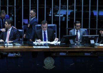 Senado aprova taxação de 15% sobre lucro de multinacionais