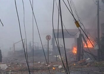 Avião com dez passageiros cai em Gramado