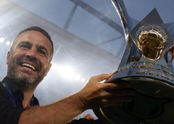 Artur Jorge, do Botafogo, é indicado a melhor técnico das Américas