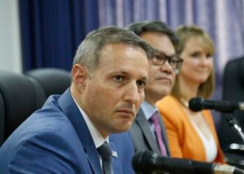 Deputados de São Paulo pedem impeachment de secretário de segurança