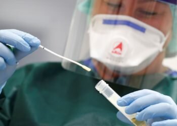 Boletim da Fiocruz indica alta de casos de covid-19 no país