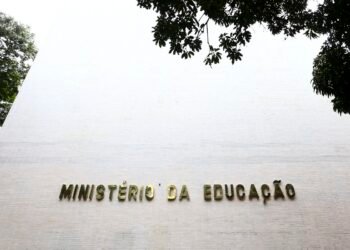 Concurso Ebserh publica extrato de edital com 545 vagas