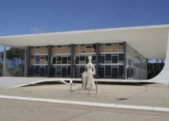 AGU pede revisão de parte da decisão de Dino que liberou emendas