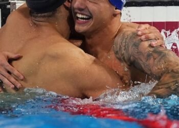 Guilherme Caribé fatura segunda prata no Mundial de piscina curta