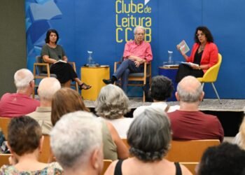 Clubes de livros estimulam leitura, vínculos e pensamento crítico