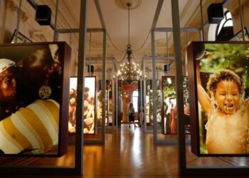 Museu das Favelas reabre com mostras sobre magia e vida em comunidades