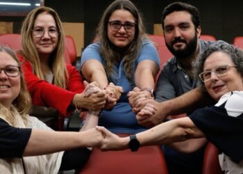 Grupo de filhos e netos de perseguidos pela ditadura completa 10 anos